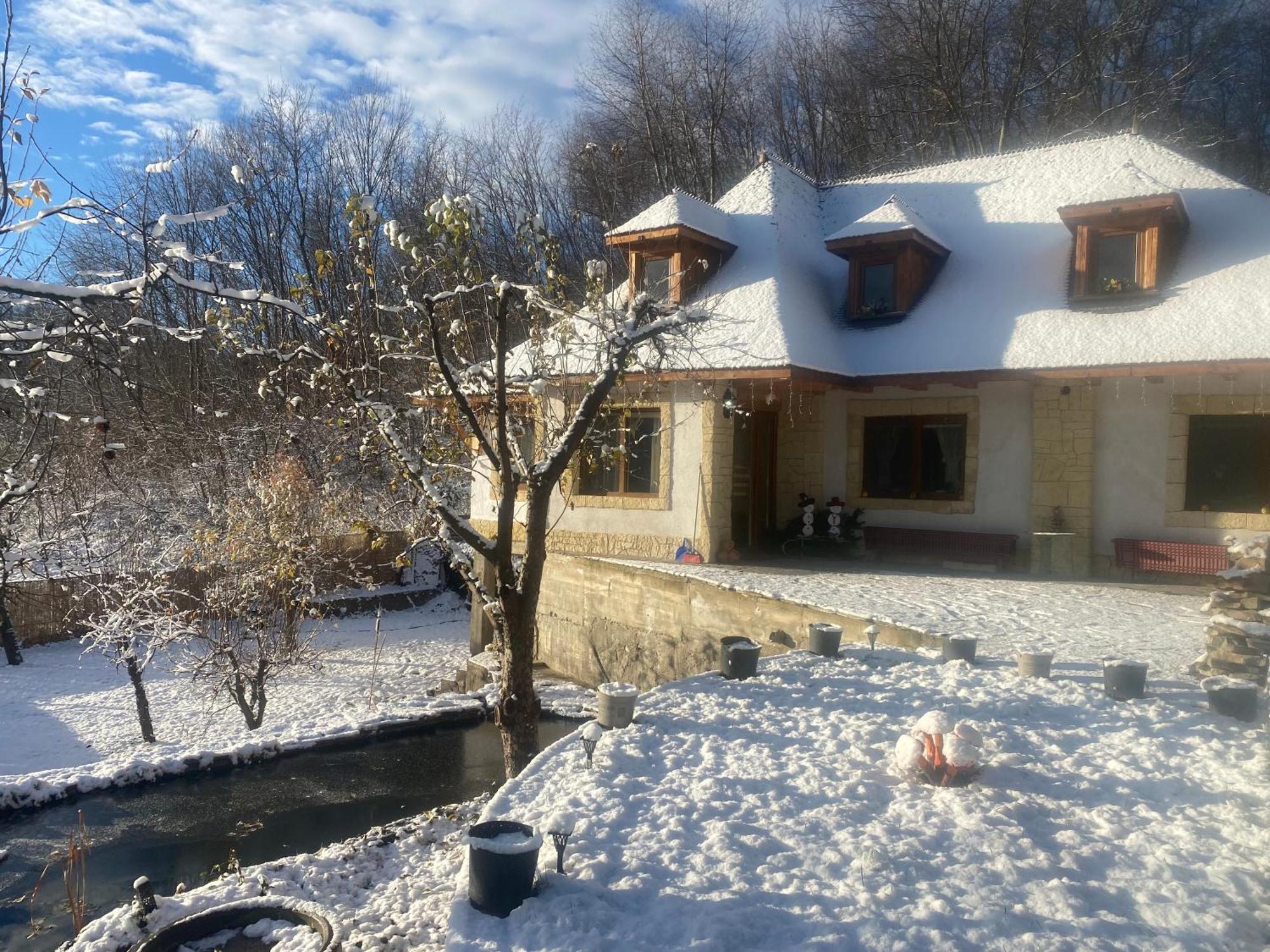 Casa Cu Sindrila Villa Vălenii de Munte Kültér fotó