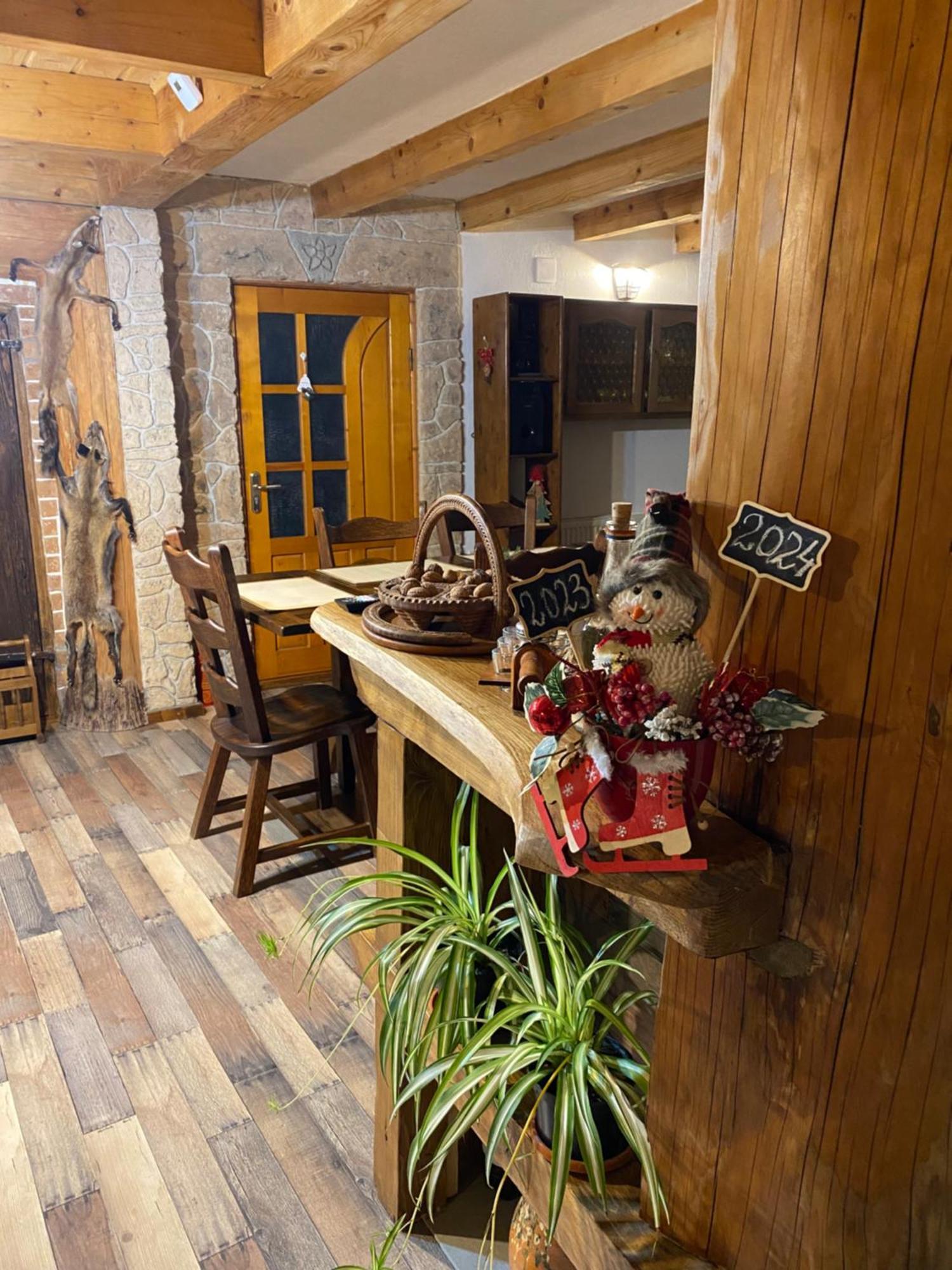 Casa Cu Sindrila Villa Vălenii de Munte Kültér fotó