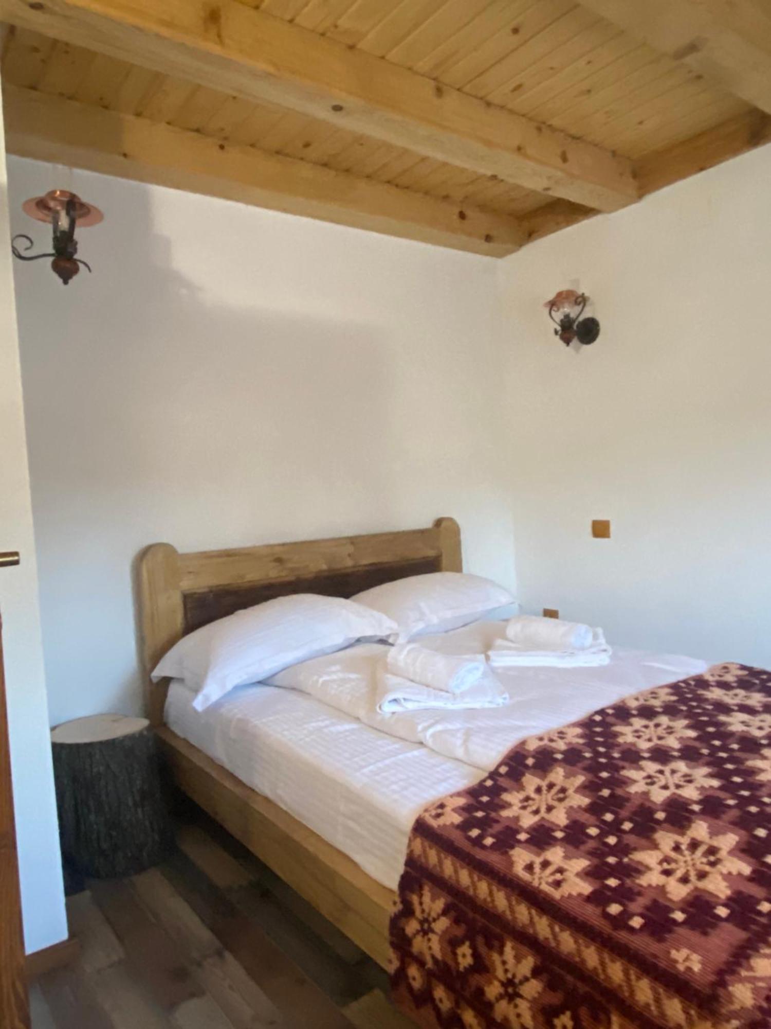 Casa Cu Sindrila Villa Vălenii de Munte Kültér fotó
